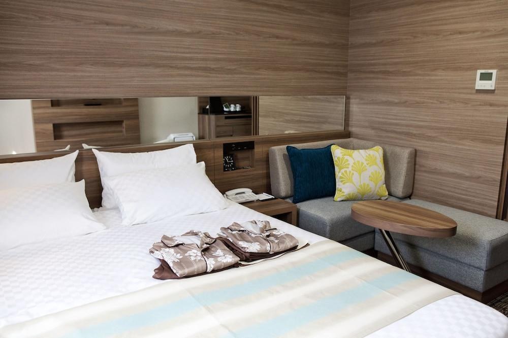 ALMONT HOTEL NAHA-KENCHOMAE photo 1