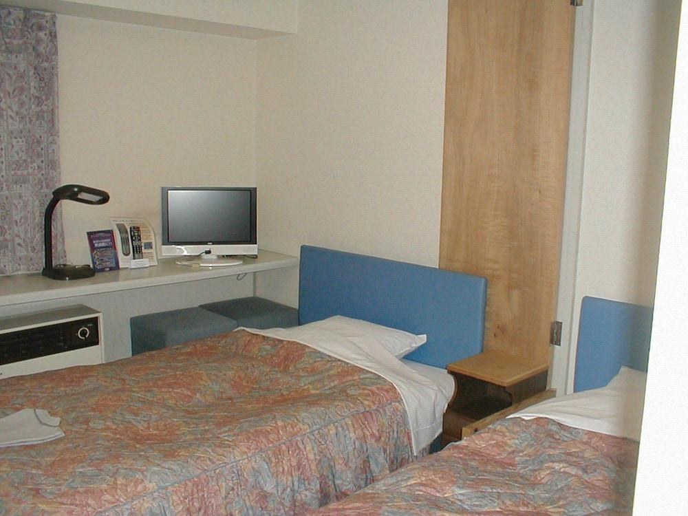 Business Hotel Chateau Est Takamatsu photo 1