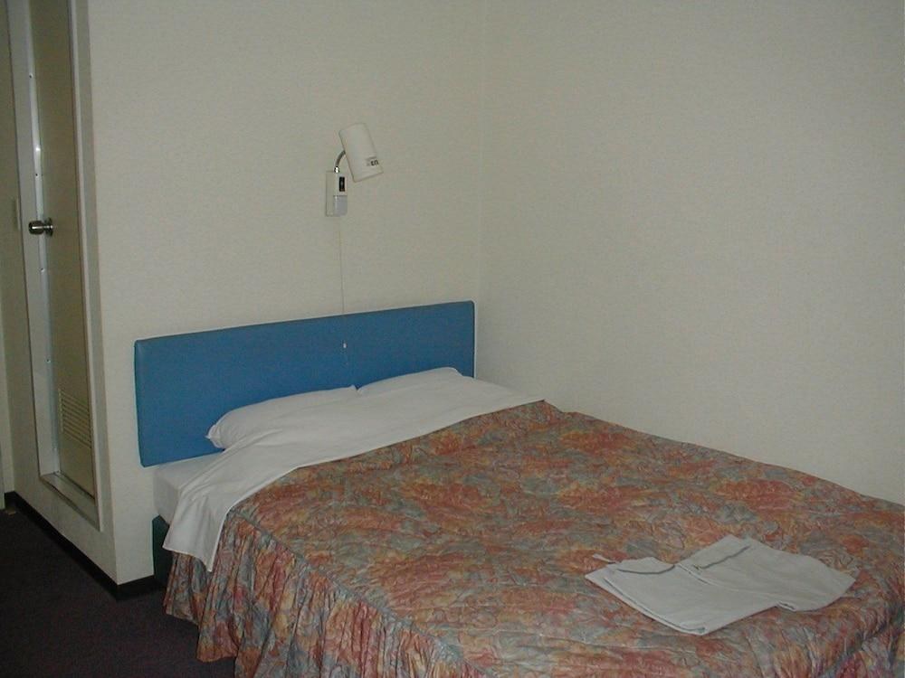 Business Hotel Chateau Est Takamatsu photo 2