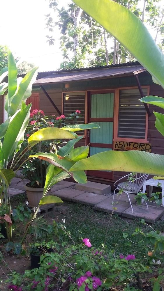 Firefly Beach Cottages photo 3
