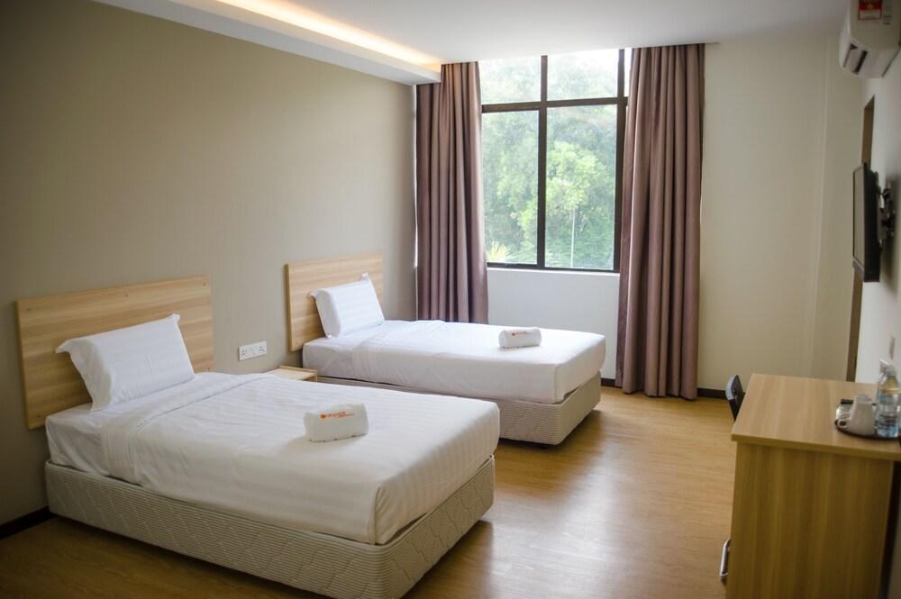 1 Orange Hotel Sungai Buloh photo 1