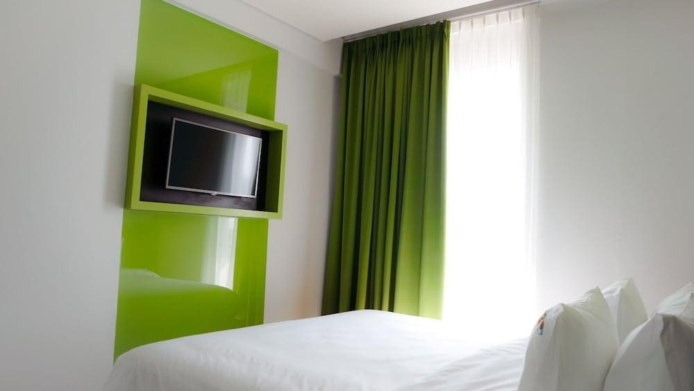 Maxone Hotels at Pemuda Jakarta photo 1