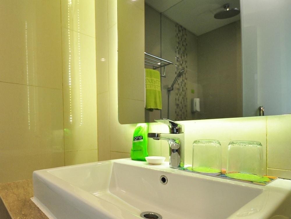 MaxoneHotel at Kramat photo 3