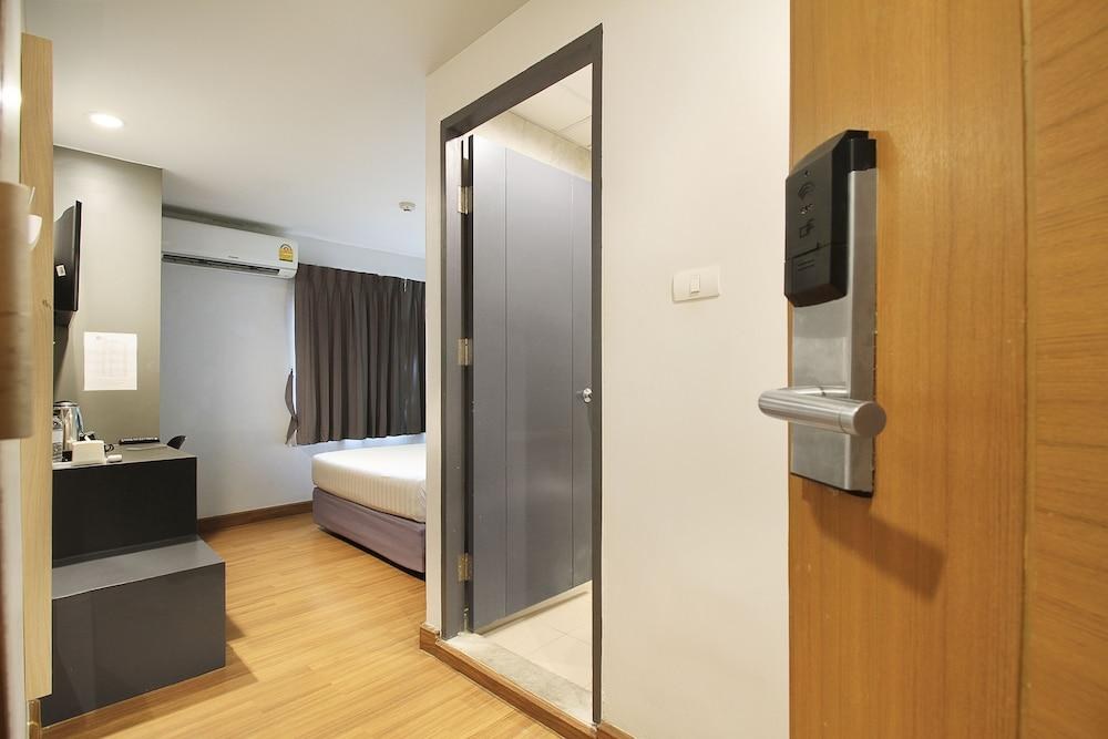 MYBED SATHORN HOTEL photo 1