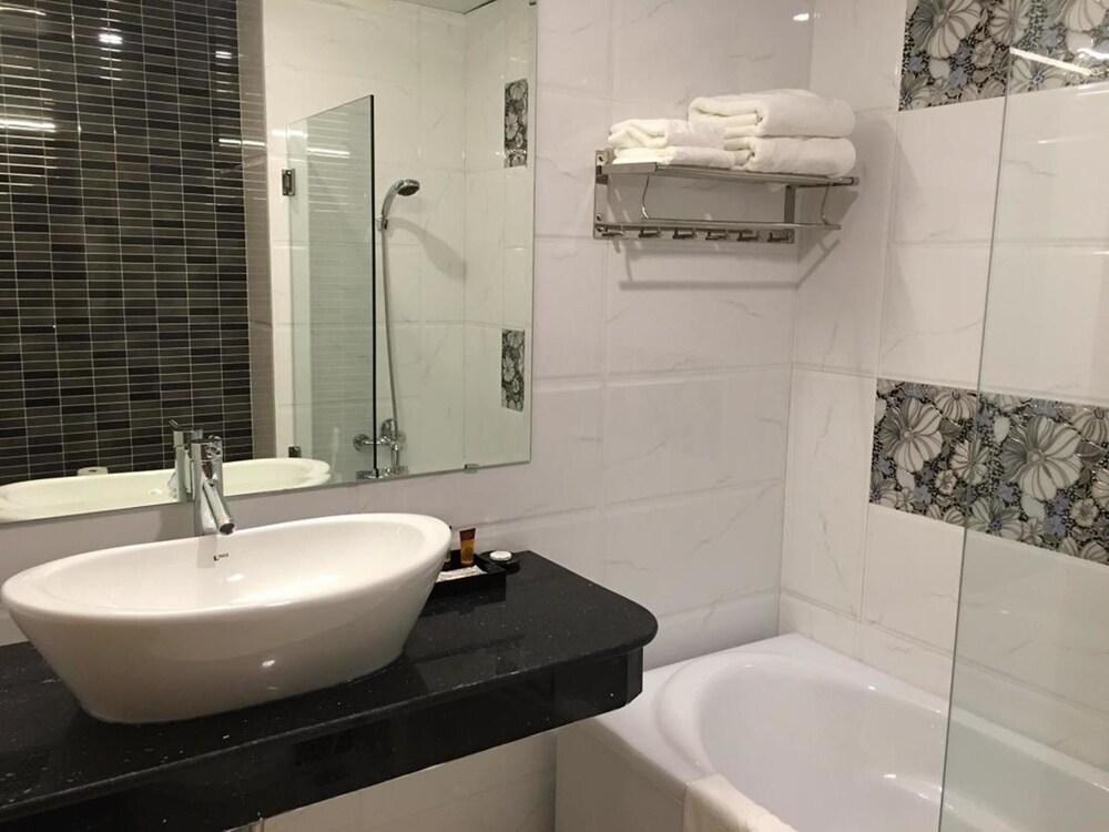 LE DUY GRAND HOTEL photo 3