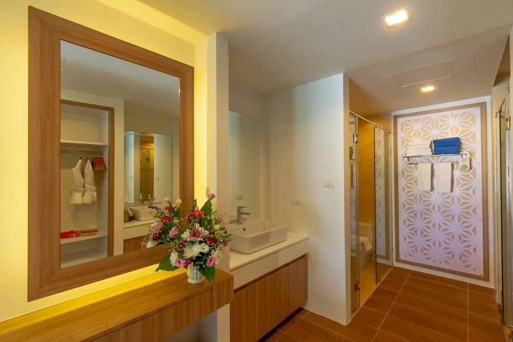 PATONG BAY HILL RESORT (SHA PLUS+) photo 3