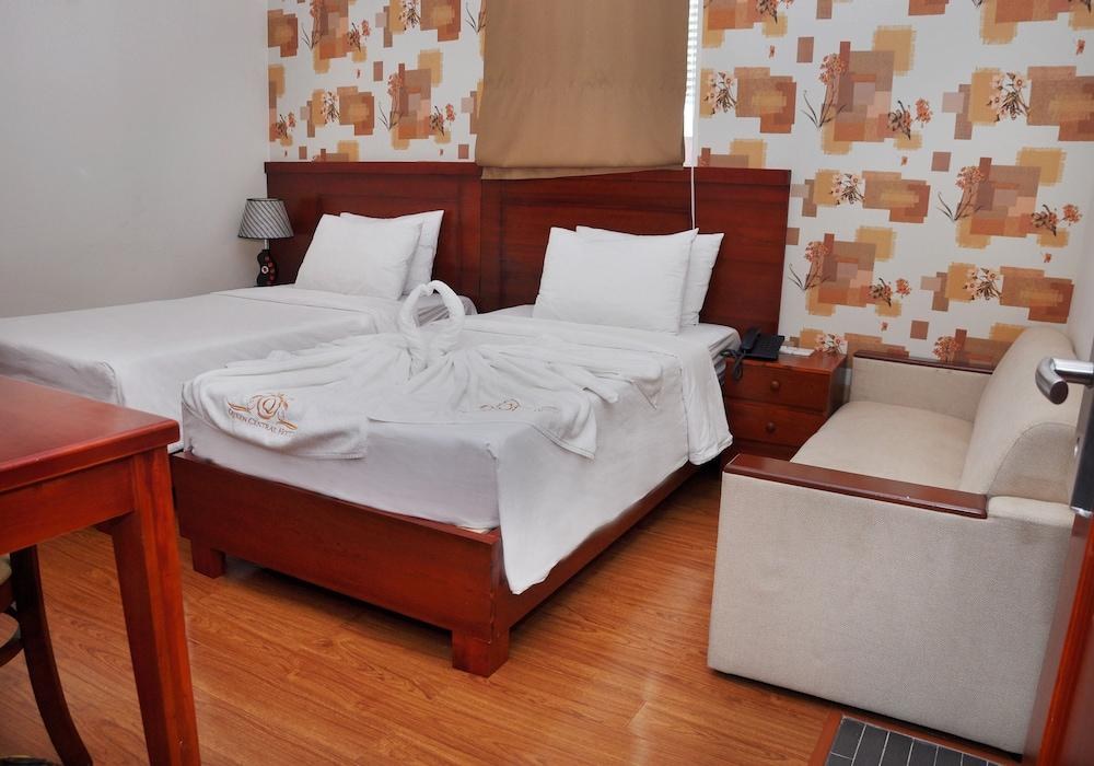 QUEEN CENTRAL HOTEL photo 1