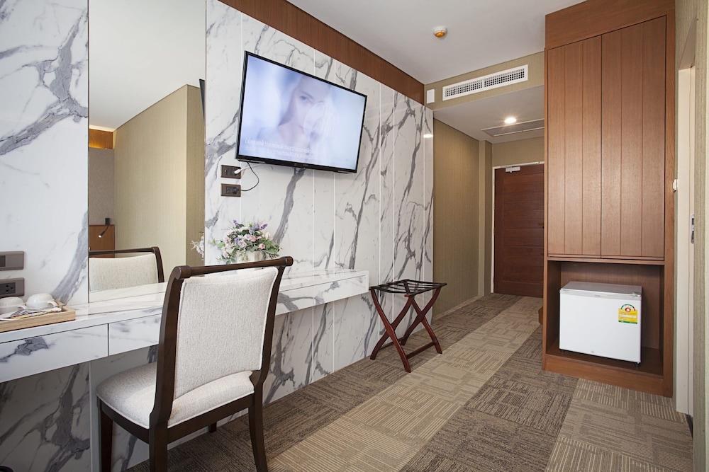Rajah Hotel photo 2