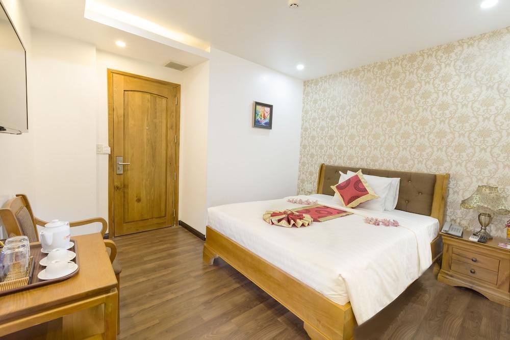 THE AIRPORT HOTEL photo 1