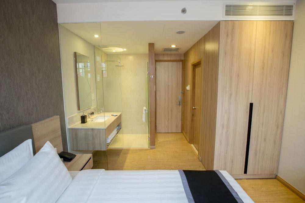 Avanti Hotel photo 3