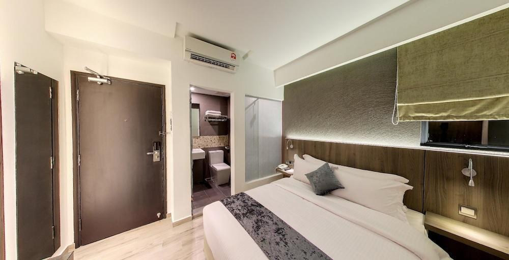 Flora by Crossroads Hotel photo 2