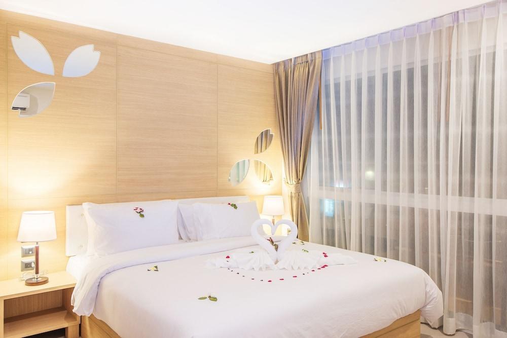 Clarion Hotel Patong Phuket photo 2