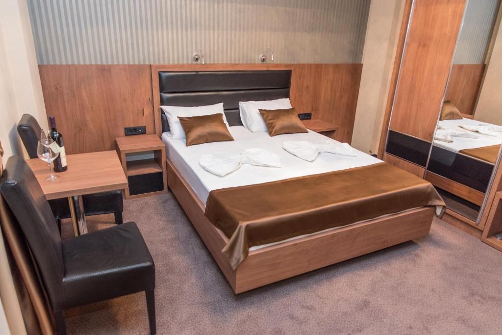 CRNOGORSKA KUCA HOTEL photo 4