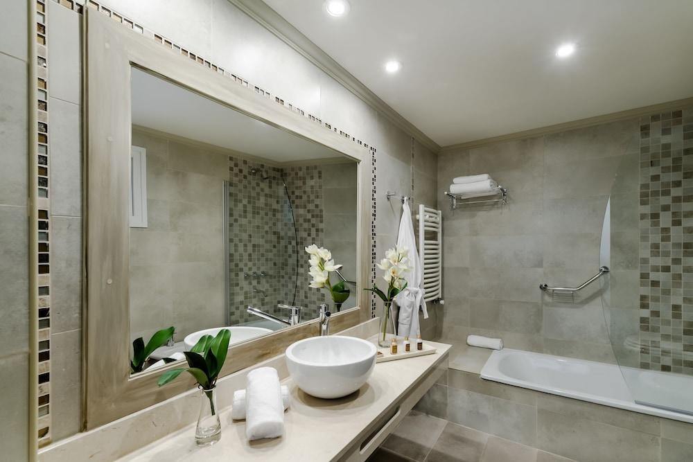 Aguila Mora Suites & Spa photo 3