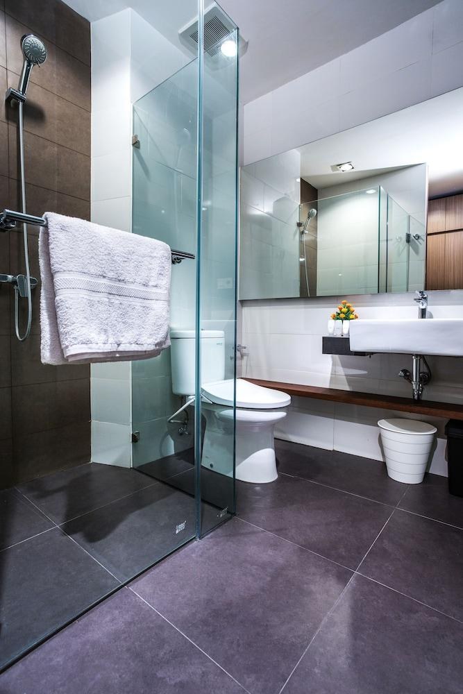 Upscale Suites photo 3