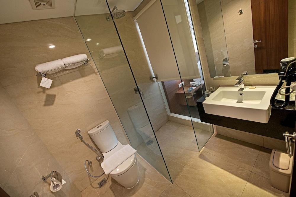 Grand Whiz Poins Simatupang Jakarta photo 3