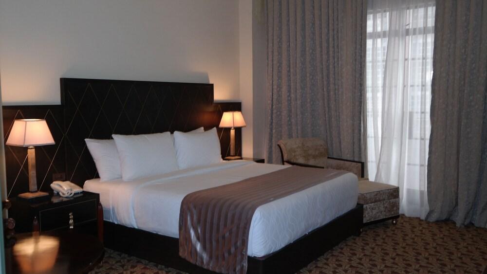 The Luneta Hotel photo 1