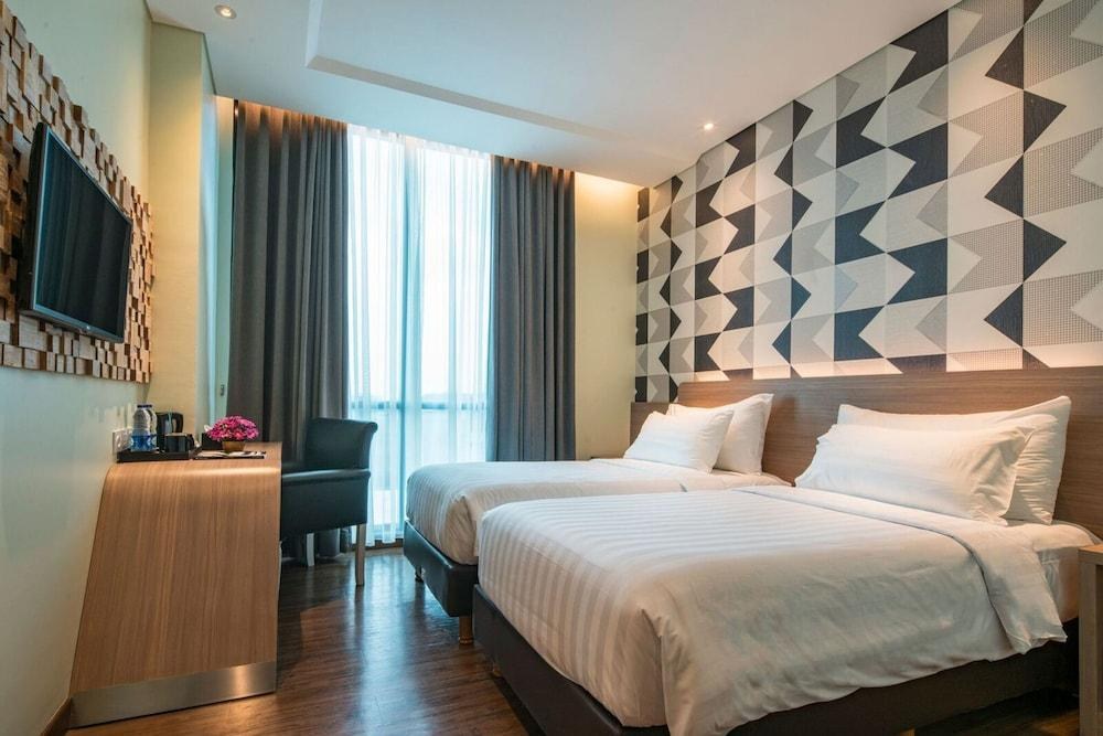 Luminor Hotel Pecenongan by WH photo 2