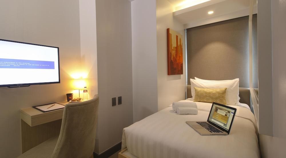 THE MINI SUITES ETON TOWER MAKATI photo 1
