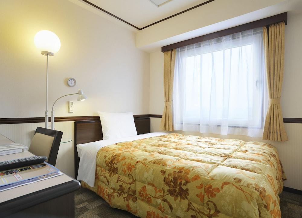 Toyoko Inn Osaka Umeda Nakatsu No.1 photo 2