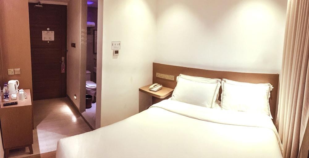 Heef Hotel Pasar Baru photo 1