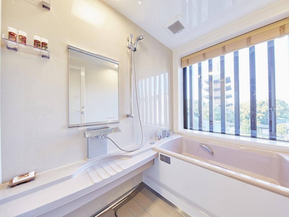 Sunrise Suites photo 3