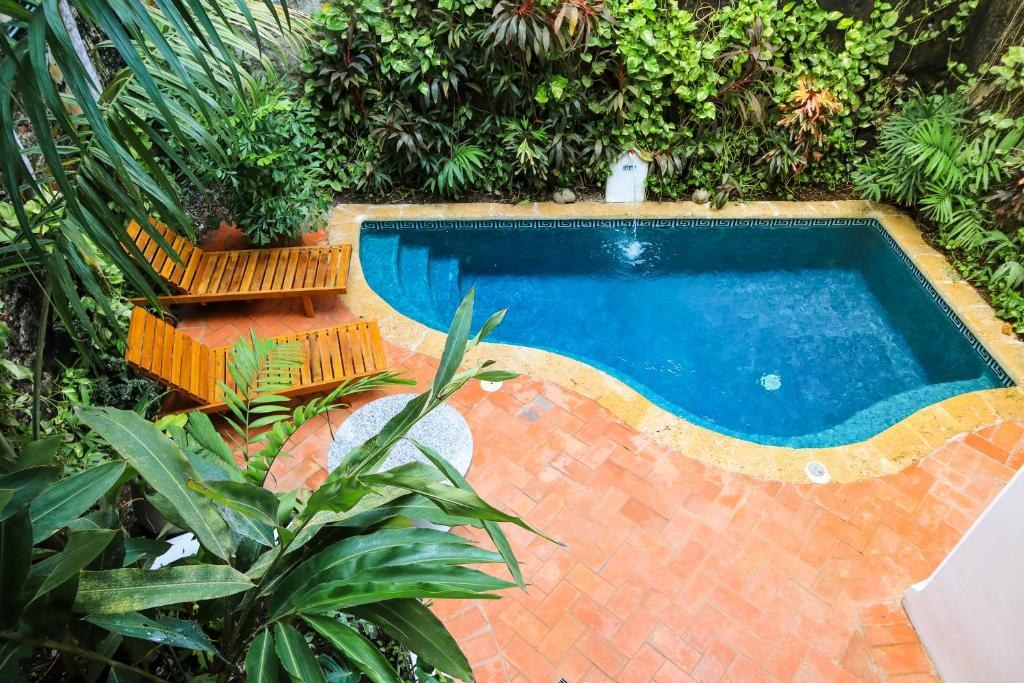 CASA LA MANTILLA BY FARANDA BOUTIQUE