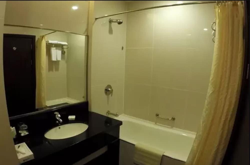 Imperial Palace Hotel photo 3