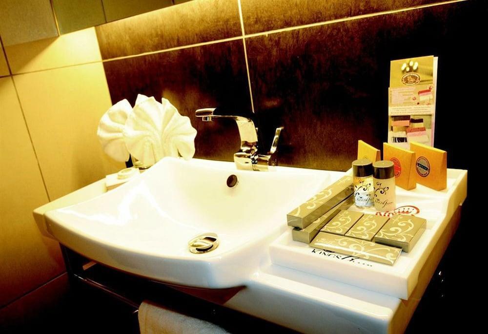 Kings Green Hotel photo 3