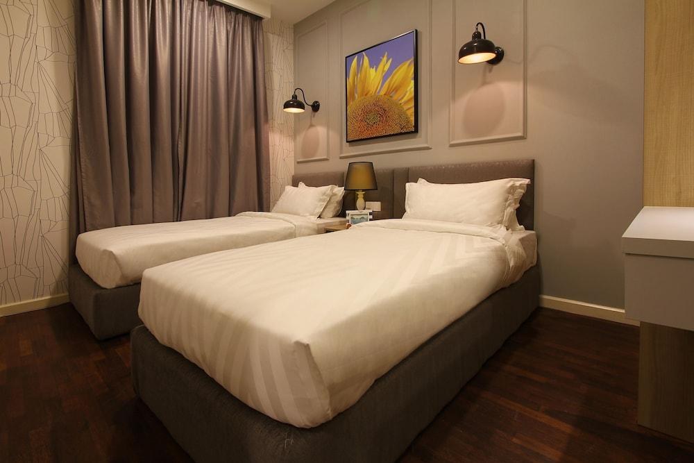 The Shore Hotel & Residences photo 1