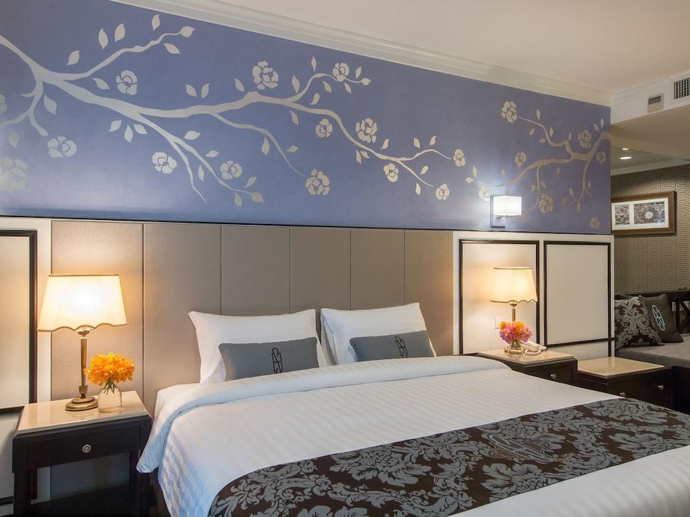 Sara's Hotel photo 1