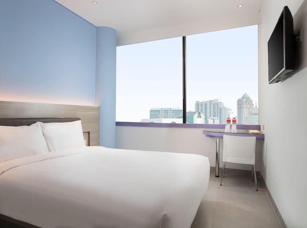 Amaris Hotel Mampang photo 1