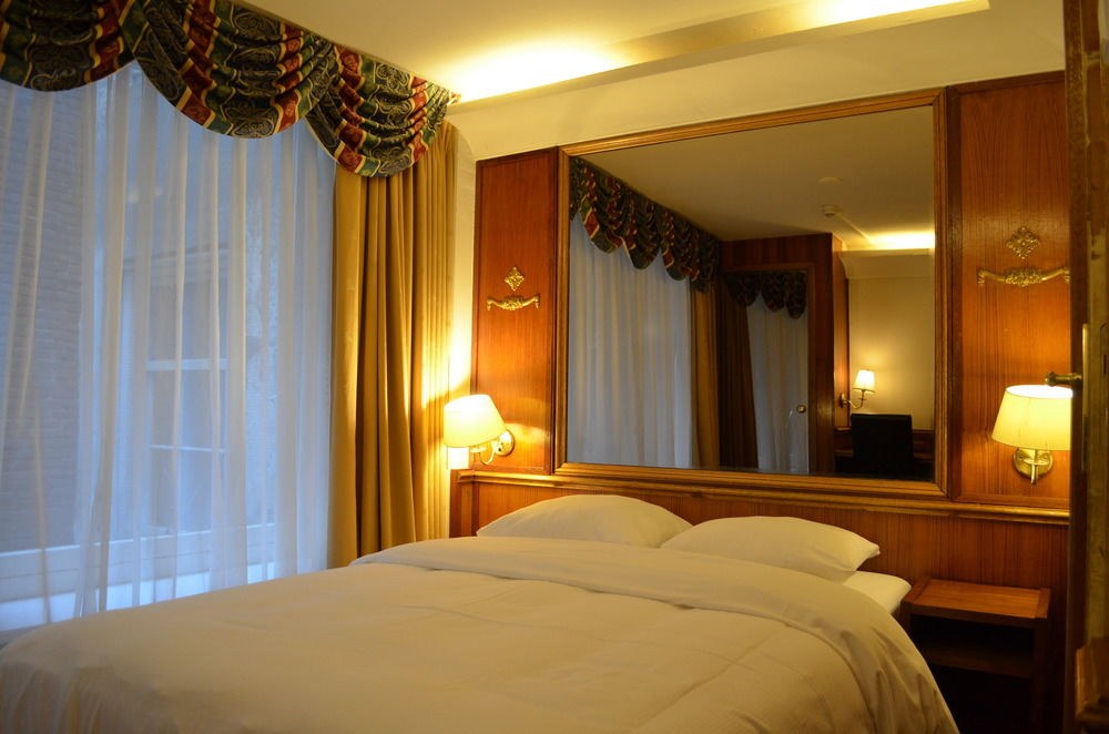 Rembrandtplein Hotel