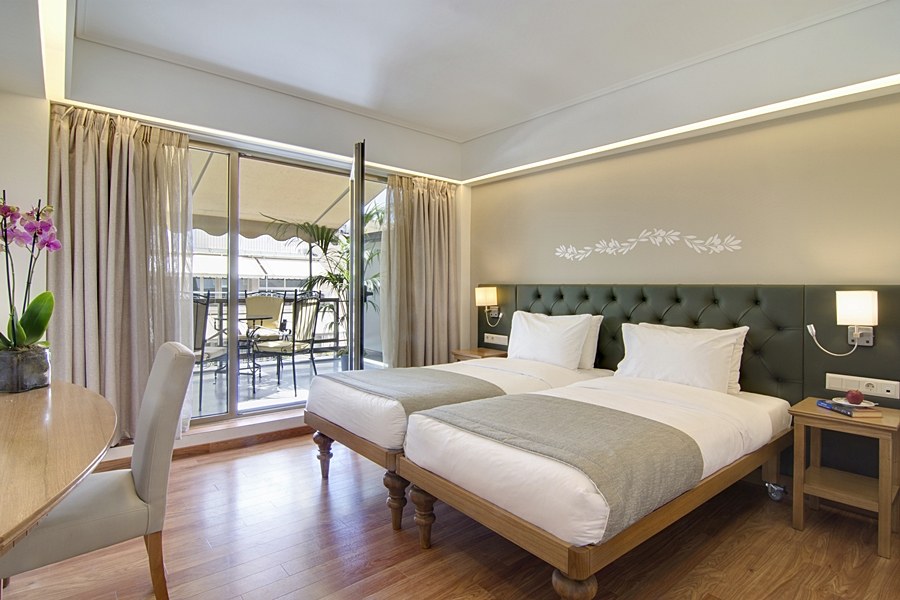 Titania Hotel photo 1