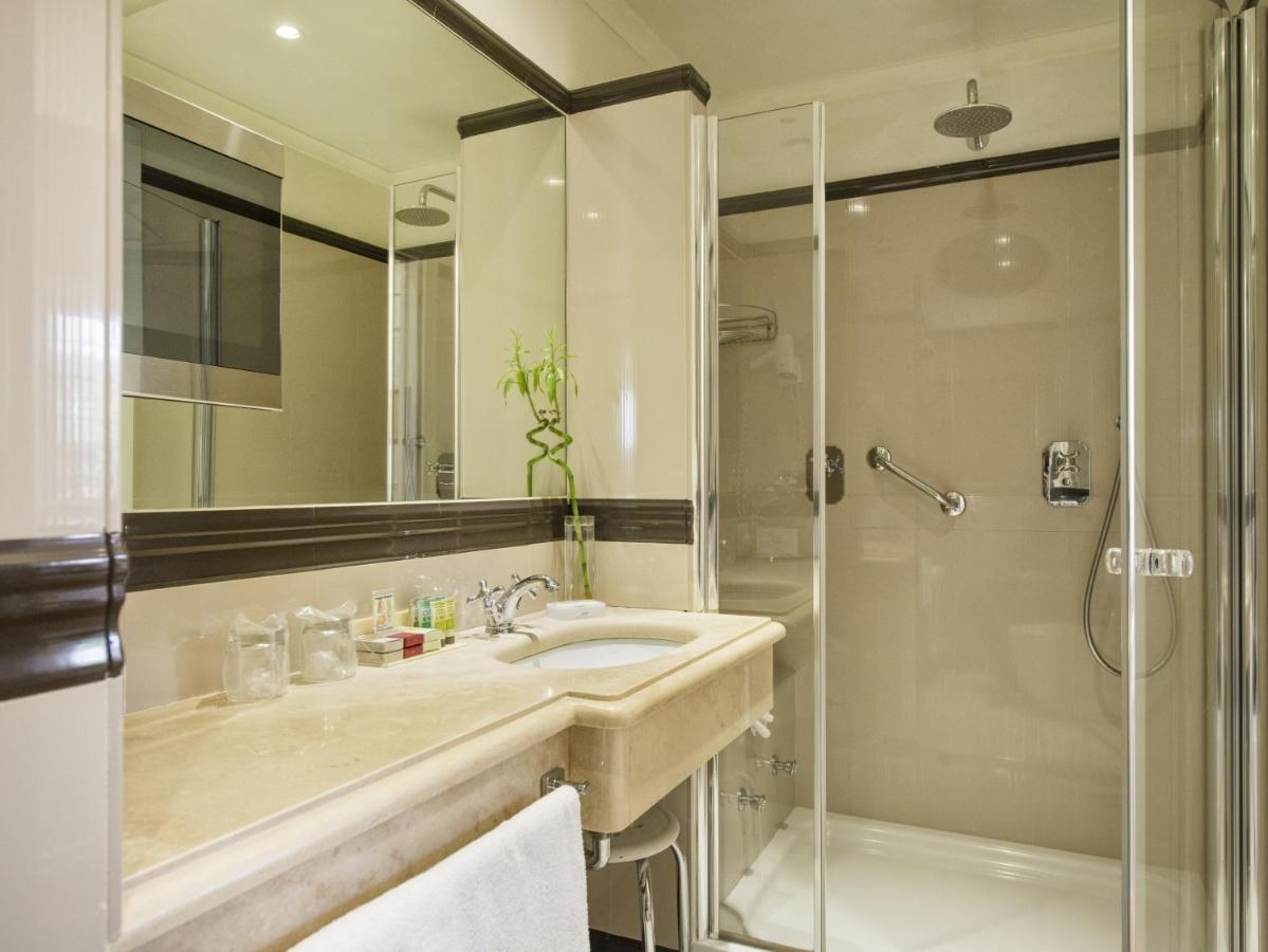 THE BRITANNIA HOTEL photo 4