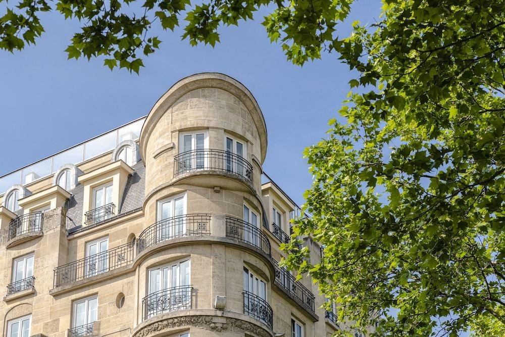 CARLTON'S MONTMARTRE photo 3