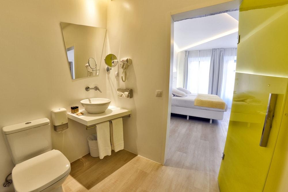 Atarazanas Málaga Boutique Hotel photo 4