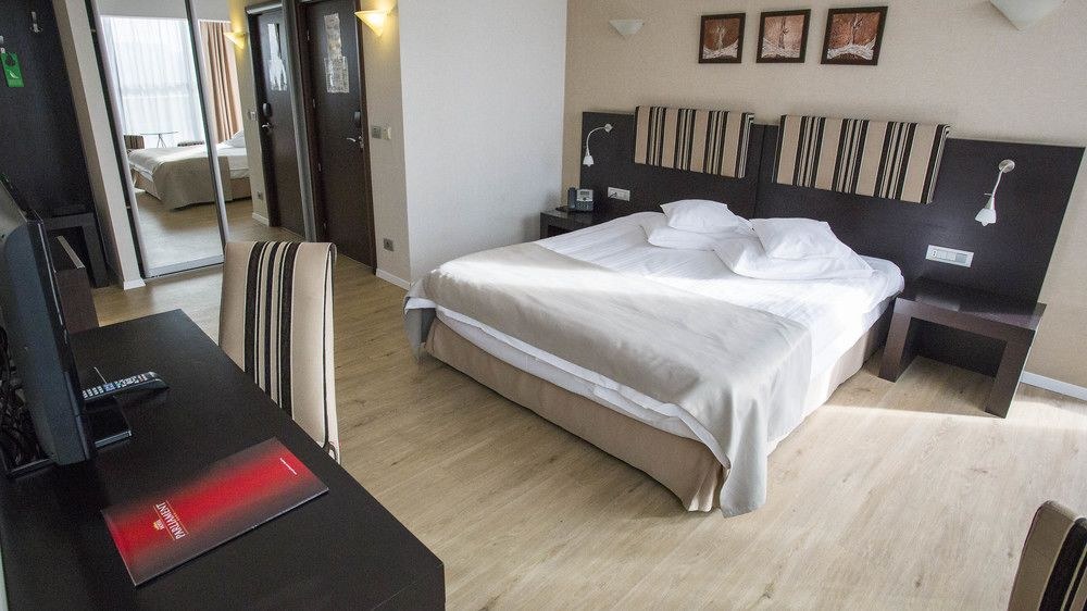 PARLIAMENT HOTEL