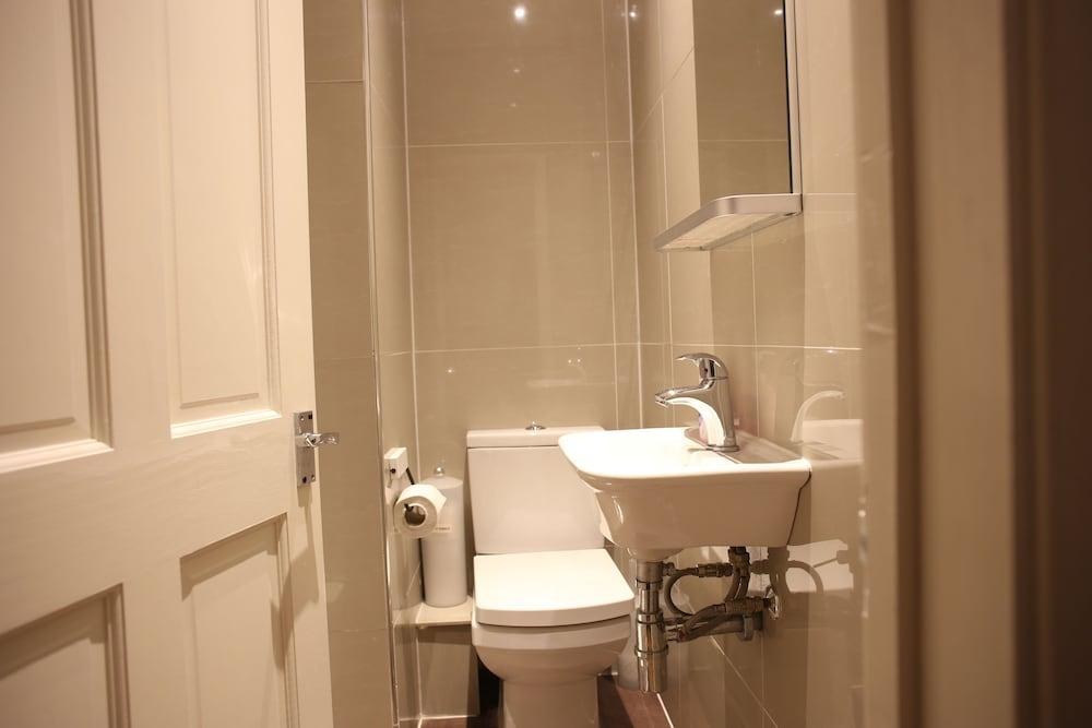 HUTTONS HOTEL photo 3