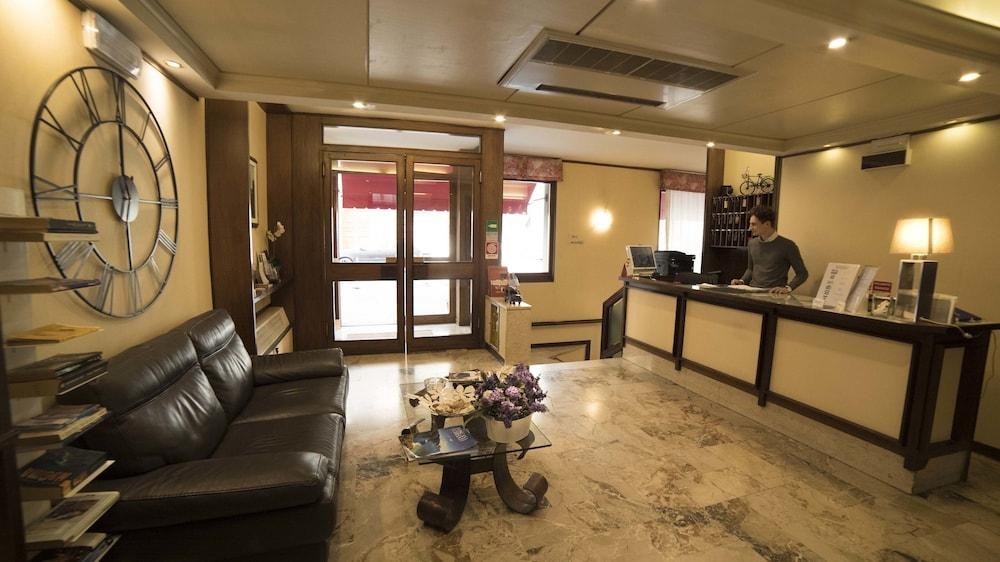 HOTEL JANE photo 4