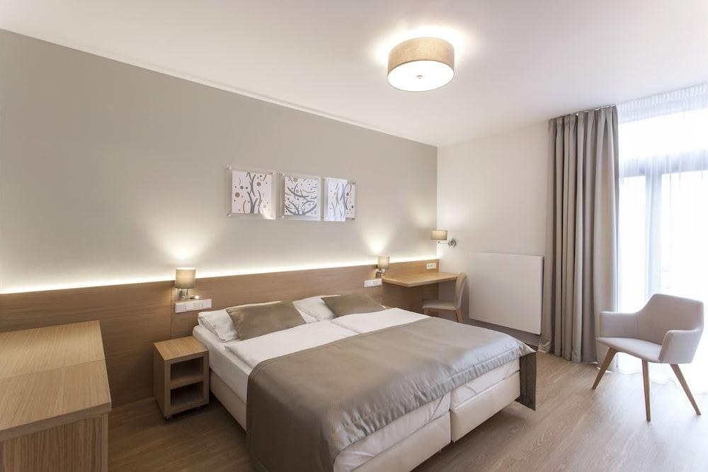 HOTEL CAROL photo 4