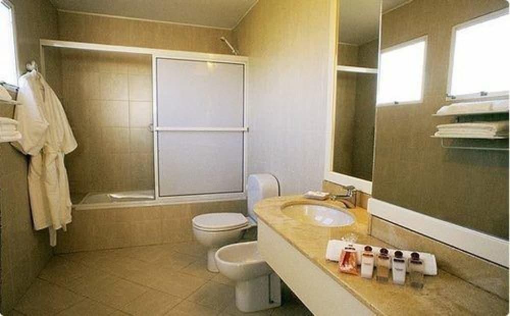 URBANA SUITES photo 3