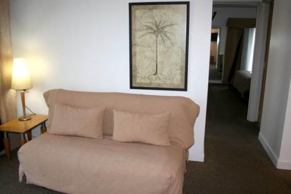 URBANA SUITES photo 4