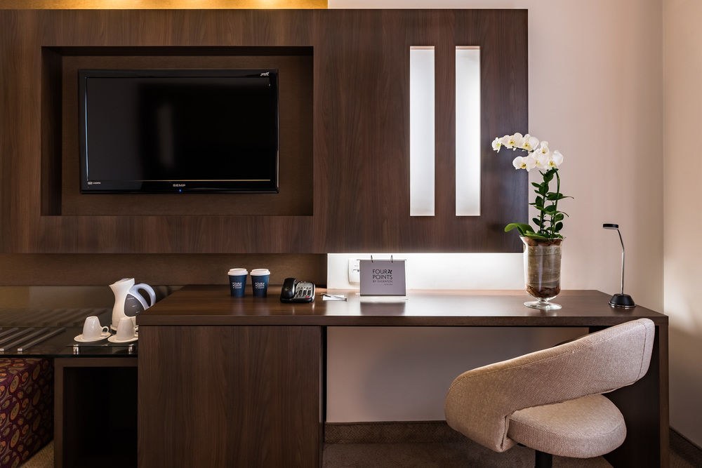 Qoya Hotel Curitiba, Curio Collection by Hilton photo 1
