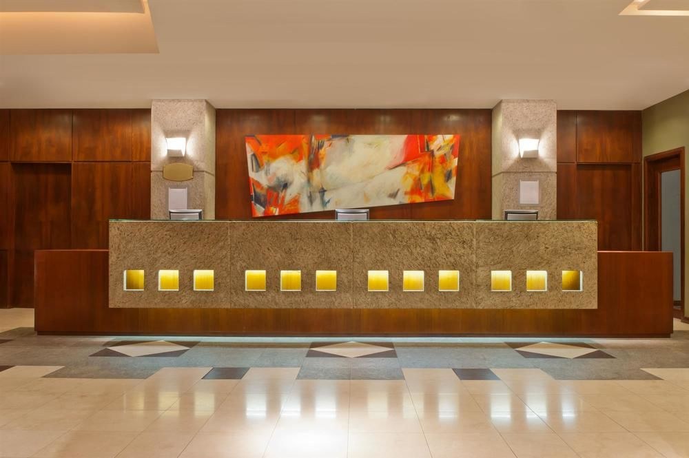 Qoya Hotel Curitiba, Curio Collection by Hilton photo 2