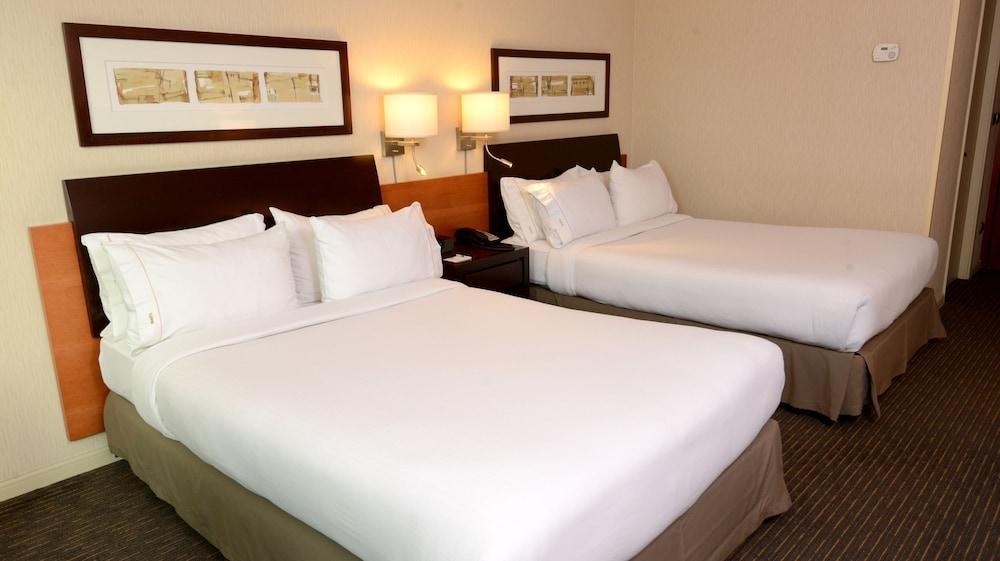 Holiday Inn Express Santiago Las Condes by IHG photo 2