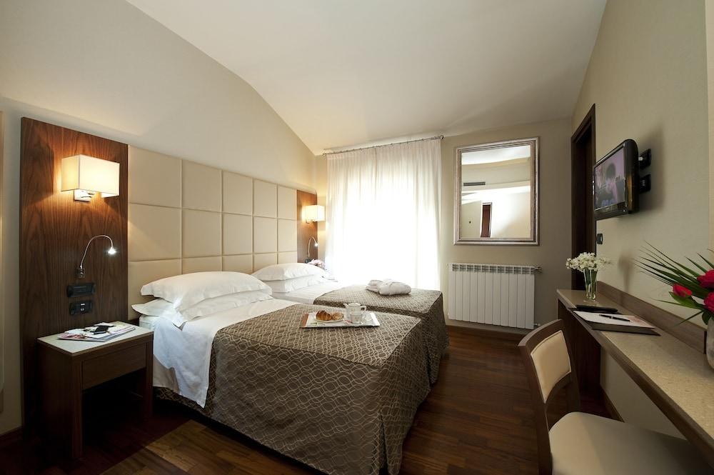 HOTEL FENICE photo 1