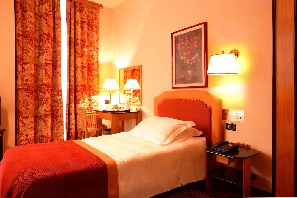 HOTEL REGINA photo 2
