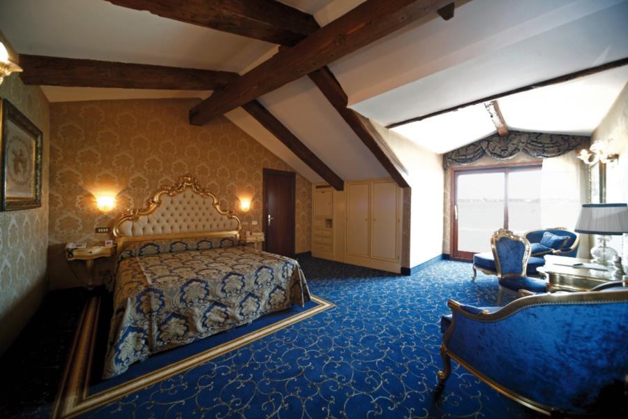 HOTEL SAVOIA E JOLANDA photo 4