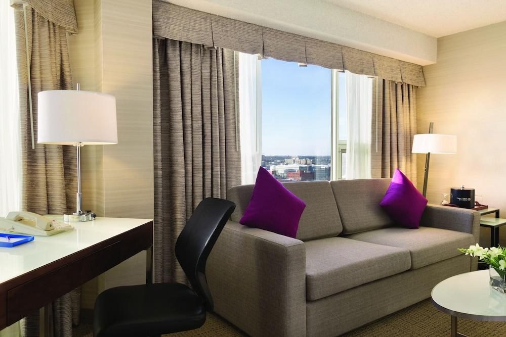 COAST EDMONTON PLAZA HOTEL photo 4